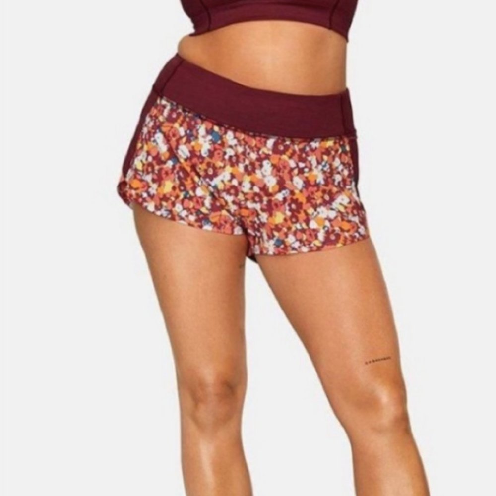 Outdoor Voices Hudson Shorts in Paprika Blooms - Picture 3 of 11